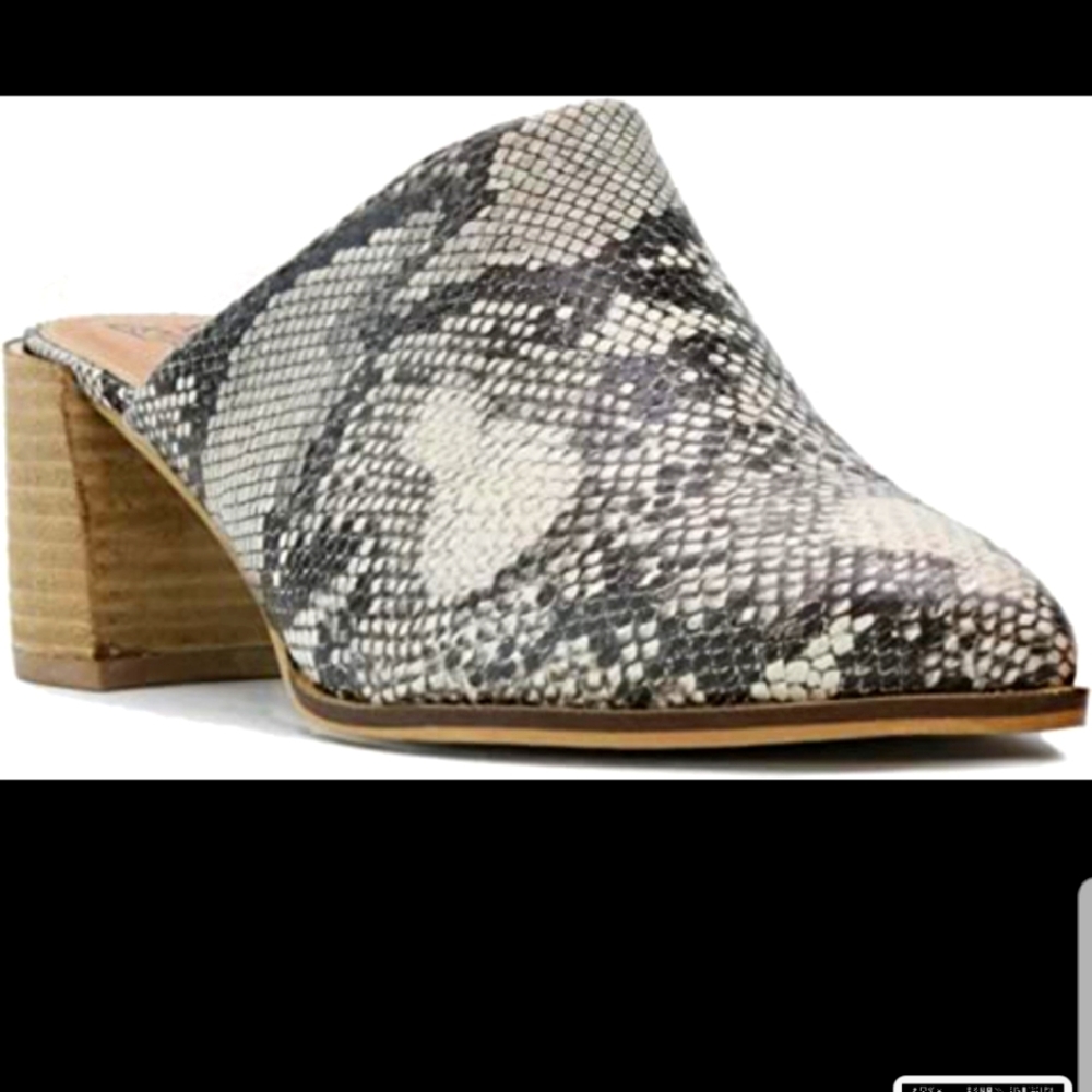 Beast Fashion Stephanie-01 Suede Slide On Chunky Mule Heel Sandal